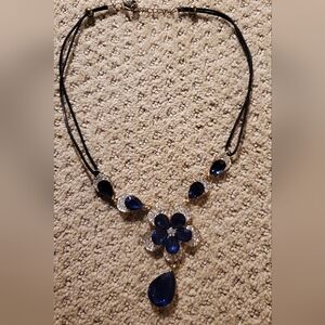 Betsey Johnson Elegant Blue and Gold Flower Necklace